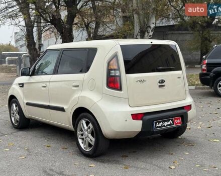Бежевый Киа Soul, объемом двигателя 1.6 л и пробегом 289 тыс. км за 6690 $, фото 2 на Automoto.ua