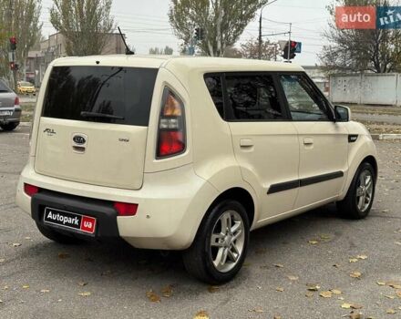 Бежевый Киа Soul, объемом двигателя 1.6 л и пробегом 289 тыс. км за 6690 $, фото 4 на Automoto.ua