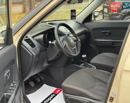 Бежевый Киа Soul, объемом двигателя 1.6 л и пробегом 289 тыс. км за 6690 $, фото 9 на Automoto.ua