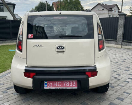 Бежевий Кіа Soul, об'ємом двигуна 0 л та пробігом 230 тис. км за 5700 $, фото 9 на Automoto.ua