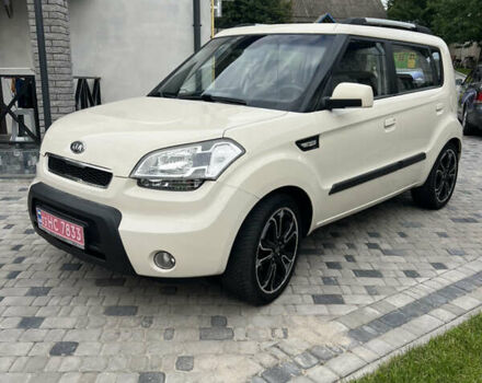 Бежевий Кіа Soul, об'ємом двигуна 0 л та пробігом 230 тис. км за 5700 $, фото 1 на Automoto.ua