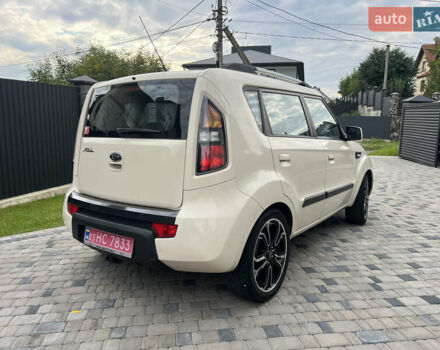 Бежевий Кіа Soul, об'ємом двигуна 0 л та пробігом 230 тис. км за 5700 $, фото 8 на Automoto.ua