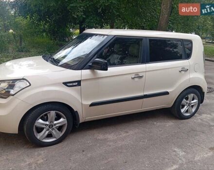 Бежевий Кіа Soul, об'ємом двигуна 1.59 л та пробігом 103 тис. км за 8000 $, фото 11 на Automoto.ua