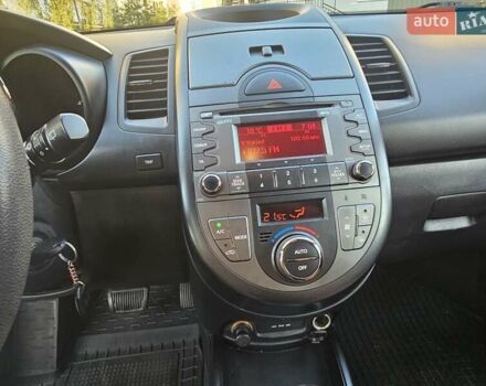 Бежевий Кіа Soul, об'ємом двигуна 1.59 л та пробігом 71 тис. км за 9800 $, фото 4 на Automoto.ua