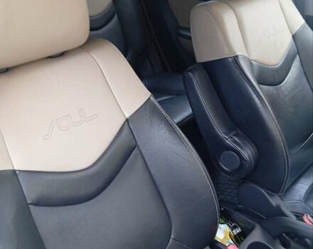 Бежевий Кіа Soul, об'ємом двигуна 1.59 л та пробігом 103 тис. км за 8000 $, фото 6 на Automoto.ua