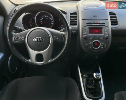 Бежевий Кіа Soul, об'ємом двигуна 1.58 л та пробігом 141 тис. км за 8900 $, фото 10 на Automoto.ua