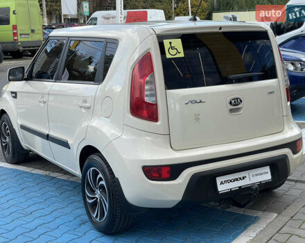 Бежевий Кіа Soul, об'ємом двигуна 1.58 л та пробігом 141 тис. км за 8900 $, фото 6 на Automoto.ua