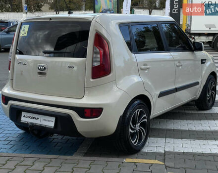 Бежевий Кіа Soul, об'ємом двигуна 1.58 л та пробігом 141 тис. км за 8900 $, фото 4 на Automoto.ua