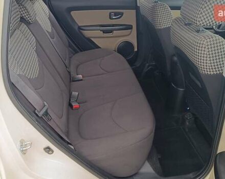 Бежевый Киа Soul, объемом двигателя 2 л и пробегом 101 тыс. км за 9350 $, фото 6 на Automoto.ua