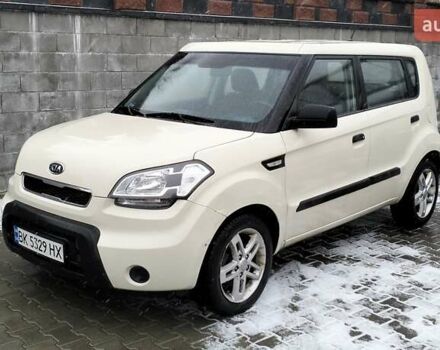 Бежевый Киа Soul, объемом двигателя 1.6 л и пробегом 233 тыс. км за 6100 $, фото 1 на Automoto.ua