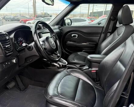 Черный Киа Soul, объемом двигателя 2 л и пробегом 75 тыс. км за 5300 $, фото 6 на Automoto.ua