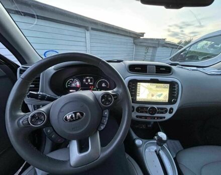 Чорний Кіа Soul, об'ємом двигуна 0 л та пробігом 97 тис. км за 8000 $, фото 2 на Automoto.ua