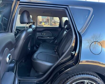 Черный Киа Soul, объемом двигателя 1.6 л и пробегом 65 тыс. км за 6000 $, фото 13 на Automoto.ua