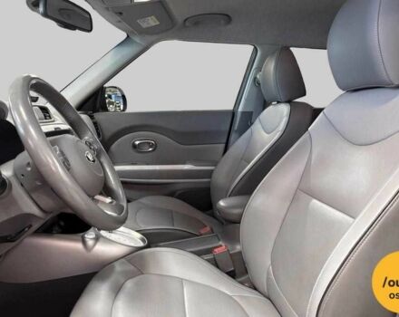 Чорний Кіа Soul, об'ємом двигуна 0 л та пробігом 50 тис. км за 11700 $, фото 5 на Automoto.ua