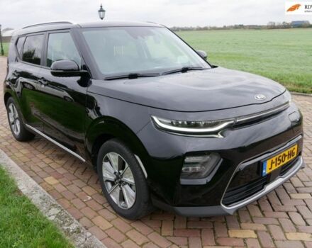 Чорний Кіа Soul, об'ємом двигуна 0 л та пробігом 74 тис. км за 17467 $, фото 5 на Automoto.ua