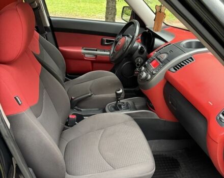 Черный Киа Soul, объемом двигателя 1.6 л и пробегом 290 тыс. км за 8200 $, фото 12 на Automoto.ua