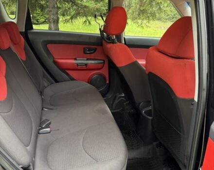 Черный Киа Soul, объемом двигателя 1.6 л и пробегом 290 тыс. км за 8200 $, фото 13 на Automoto.ua