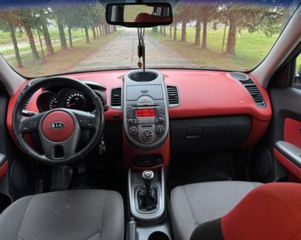 Черный Киа Soul, объемом двигателя 1.6 л и пробегом 290 тыс. км за 8200 $, фото 9 на Automoto.ua