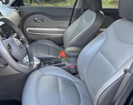 Чорний Кіа Soul, об'ємом двигуна 0 л та пробігом 111 тис. км за 7500 $, фото 11 на Automoto.ua