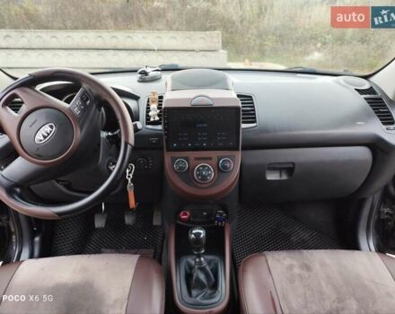 Черный Киа Soul, объемом двигателя 1.58 л и пробегом 209 тыс. км за 7000 $, фото 16 на Automoto.ua