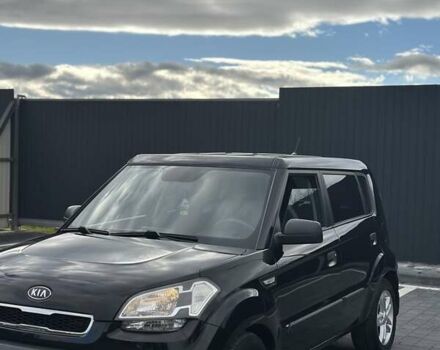 Черный Киа Soul, объемом двигателя 1.6 л и пробегом 279 тыс. км за 7700 $, фото 2 на Automoto.ua
