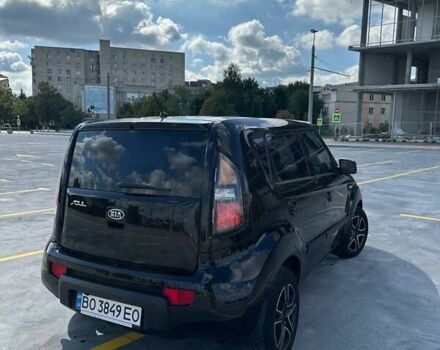 Черный Киа Soul, объемом двигателя 1.59 л и пробегом 214 тыс. км за 5500 $, фото 5 на Automoto.ua