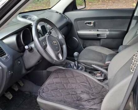 Черный Киа Soul, объемом двигателя 1.6 л и пробегом 190 тыс. км за 6600 $, фото 4 на Automoto.ua