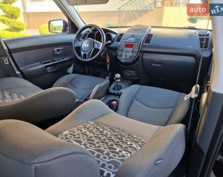 Чорний Кіа Soul, об'ємом двигуна 1.6 л та пробігом 250 тис. км за 6999 $, фото 57 на Automoto.ua