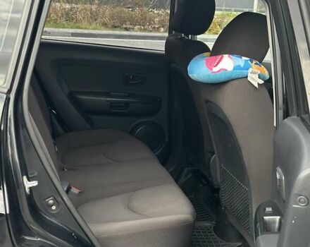 Черный Киа Soul, объемом двигателя 1.6 л и пробегом 279 тыс. км за 7700 $, фото 15 на Automoto.ua