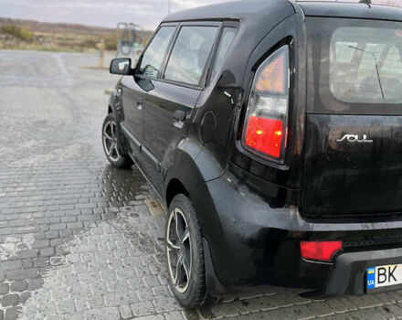 Чорний Кіа Soul, об'ємом двигуна 1.6 л та пробігом 300 тис. км за 5700 $, фото 3 на Automoto.ua