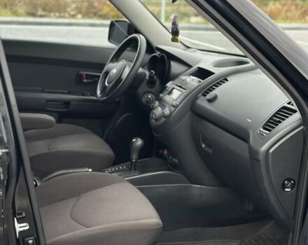 Черный Киа Soul, объемом двигателя 1.6 л и пробегом 279 тыс. км за 7700 $, фото 13 на Automoto.ua