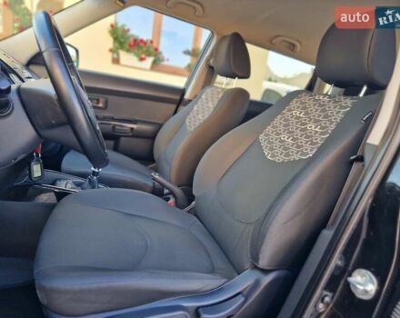 Чорний Кіа Soul, об'ємом двигуна 1.6 л та пробігом 250 тис. км за 6999 $, фото 48 на Automoto.ua
