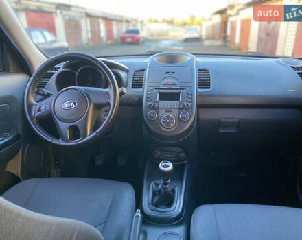 Черный Киа Soul, объемом двигателя 1.6 л и пробегом 124 тыс. км за 7200 $, фото 8 на Automoto.ua