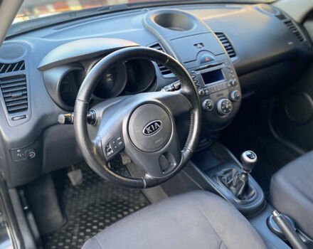 Черный Киа Soul, объемом двигателя 1.6 л и пробегом 124 тыс. км за 7200 $, фото 6 на Automoto.ua