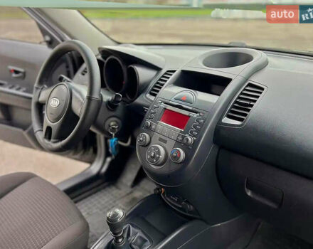 Черный Киа Soul, объемом двигателя 1.59 л и пробегом 168 тыс. км за 6000 $, фото 1 на Automoto.ua