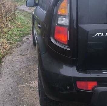 Черный Киа Soul, объемом двигателя 1.6 л и пробегом 305 тыс. км за 8700 $, фото 9 на Automoto.ua