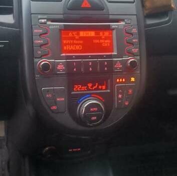 Черный Киа Soul, объемом двигателя 1.6 л и пробегом 305 тыс. км за 8700 $, фото 7 на Automoto.ua