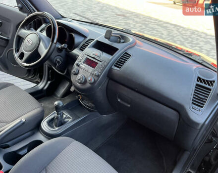 Черный Киа Soul, объемом двигателя 1.59 л и пробегом 213 тыс. км за 7500 $, фото 19 на Automoto.ua