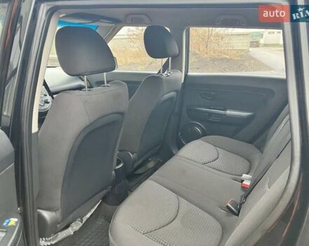 Черный Киа Soul, объемом двигателя 1.59 л и пробегом 350 тыс. км за 5700 $, фото 7 на Automoto.ua