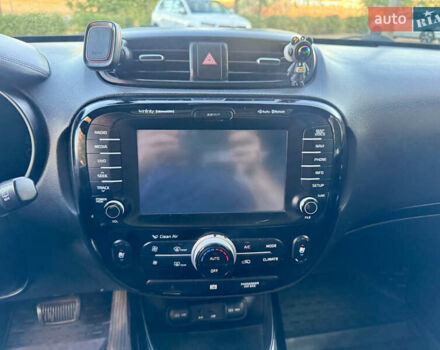 Черный Киа Soul, объемом двигателя 2 л и пробегом 190 тыс. км за 9700 $, фото 48 на Automoto.ua