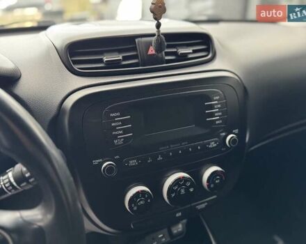 Черный Киа Soul, объемом двигателя 1.59 л и пробегом 153 тыс. км за 9500 $, фото 5 на Automoto.ua