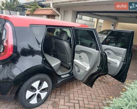 Чорний Кіа Soul, об'ємом двигуна 0 л та пробігом 104 тис. км за 9900 $, фото 4 на Automoto.ua