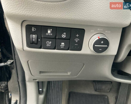 Чорний Кіа Soul, об'ємом двигуна 0 л та пробігом 118 тис. км за 7699 $, фото 7 на Automoto.ua