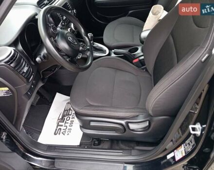 Черный Киа Soul, объемом двигателя 1.59 л и пробегом 153 тыс. км за 9500 $, фото 4 на Automoto.ua