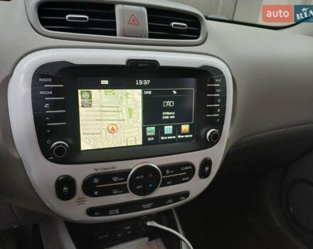 Чорний Кіа Soul, об'ємом двигуна 0 л та пробігом 104 тис. км за 9900 $, фото 7 на Automoto.ua