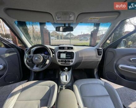 Чорний Кіа Soul, об'ємом двигуна 0 л та пробігом 123 тис. км за 7500 $, фото 15 на Automoto.ua