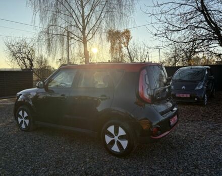 Черный Киа Soul, объемом двигателя 0 л и пробегом 134 тыс. км за 5600 $, фото 4 на Automoto.ua