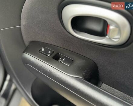 Черный Киа Soul, объемом двигателя 1.59 л и пробегом 153 тыс. км за 9500 $, фото 18 на Automoto.ua