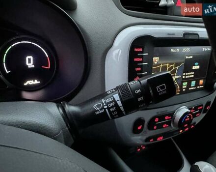 Черный Киа Soul, объемом двигателя 0 л и пробегом 100 тыс. км за 8790 $, фото 24 на Automoto.ua