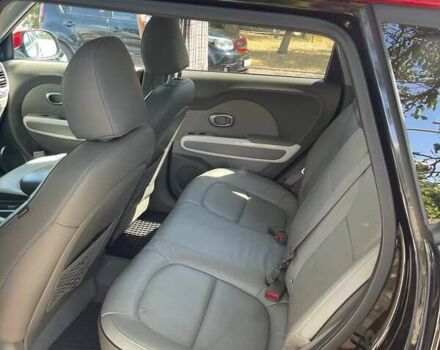 Чорний Кіа Soul, об'ємом двигуна 0 л та пробігом 300 тис. км за 10500 $, фото 4 на Automoto.ua